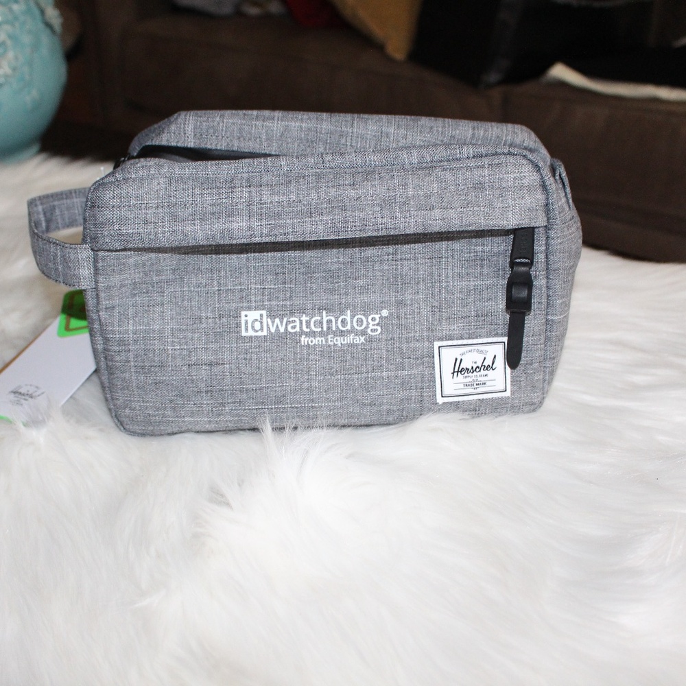 Herschel Supply Company , gray  5L Classics Chapter  Travel kit. UNISEX